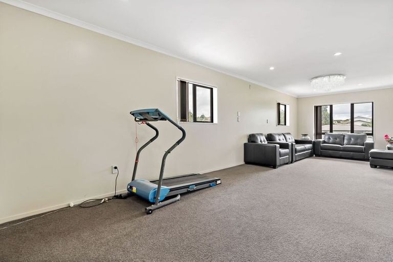 Photo of property in 39 Patts Avenue, Glendene, Auckland, 0602