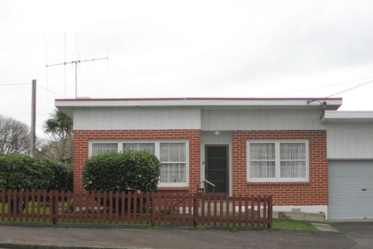 Photo of property in 75 Winchester Street, Levin, 5510