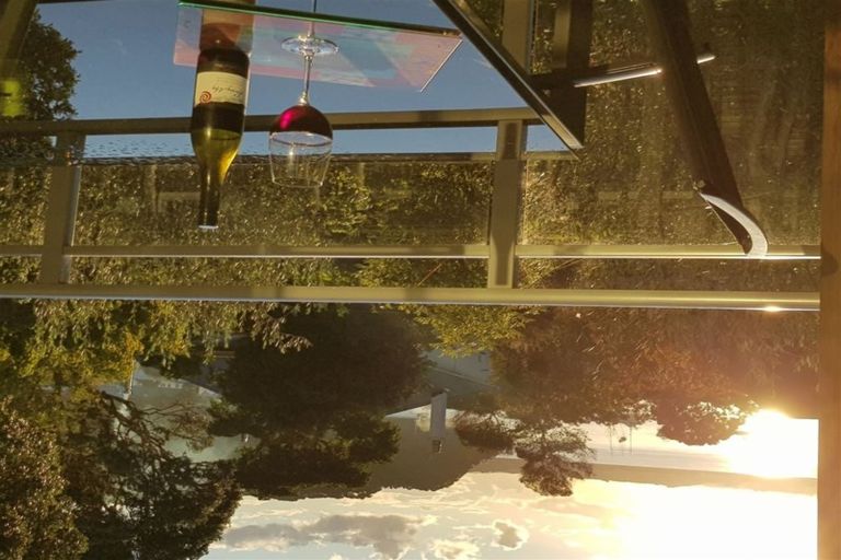 Photo of property in 11 Robertson Street, Russell, 0202