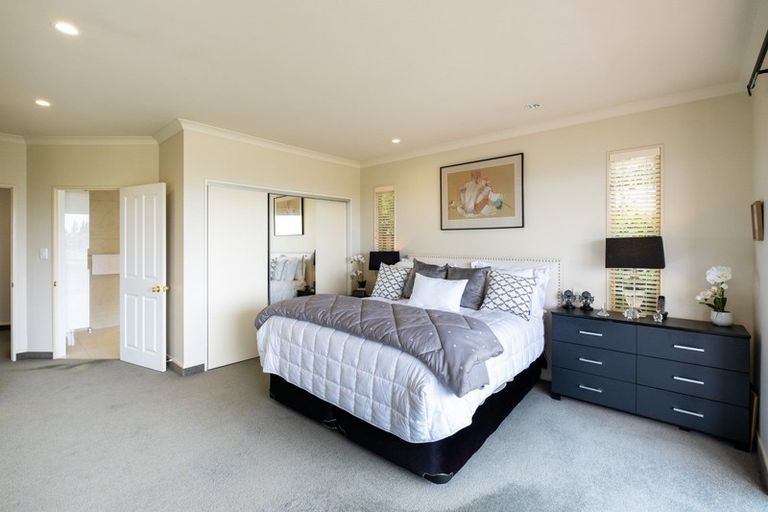 Photo of property in 53 Hikanui Drive, Havelock North, 4130