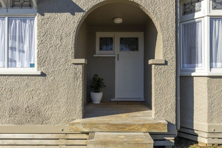 Photo of property in 389 Carrington Street, Upper Vogeltown, New Plymouth, 4310