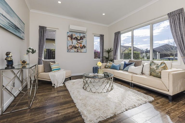 Photo of property in 14 Paso Fino Crescent, Karaka, Papakura, 2113