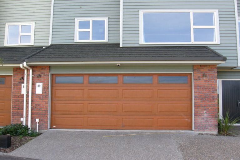 Photo of property in 14 Curnow Way, Kaiwharawhara, Wellington, 6035