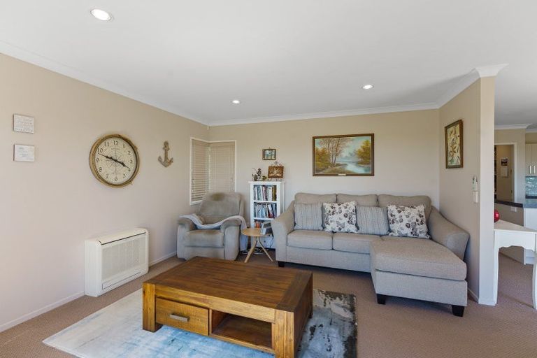 Photo of property in 52 Harakeke Road, Te Horo, Otaki, 5581