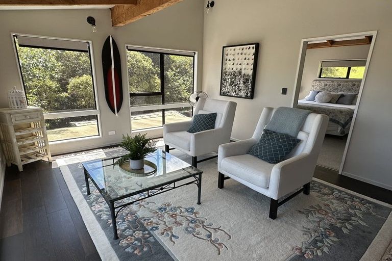 Photo of property in 11a Poneke Drive, Waikanae, 5036