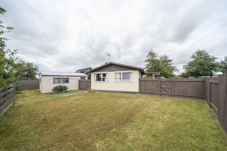 Photo of property in 33 Suzanne Grove, Kelvin Grove, Palmerston North, 4414