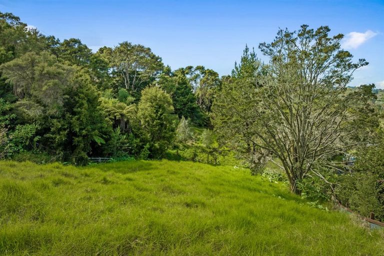 Photo of property in 9b Whangaparaoa Road, Red Beach, 0932