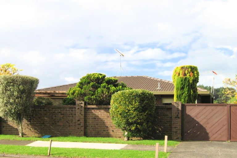 Photo of property in 2/5 Tuscan Place, Half Moon Bay, Auckland, 2012