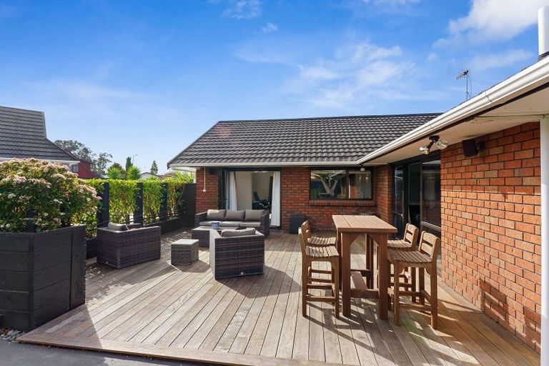 Photo of property in 5 Oakwood Grove, Paraparaumu Beach, Paraparaumu, 5032