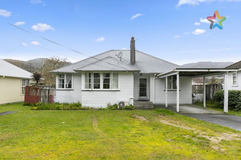 Photo of property in 133 George Street, Stokes Valley, Lower Hutt, 5019