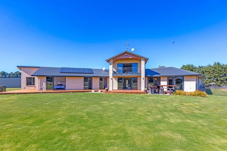 Photo of property in 120 Glews Road, Cust, Rangiora, 7471