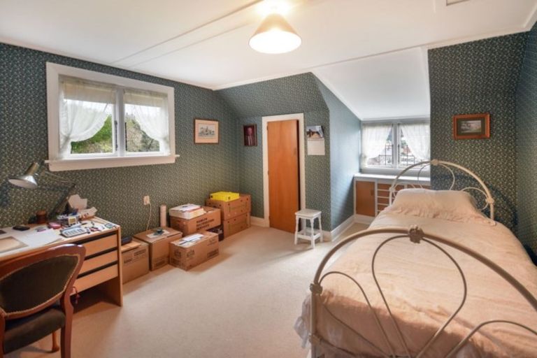 Photo of property in 14 Easther Crescent, Kew, Dunedin, 9012