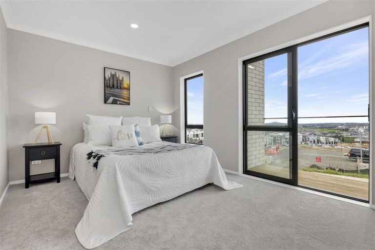 Photo of property in 5 Elevation Street, Flat Bush, Auckland, 2019