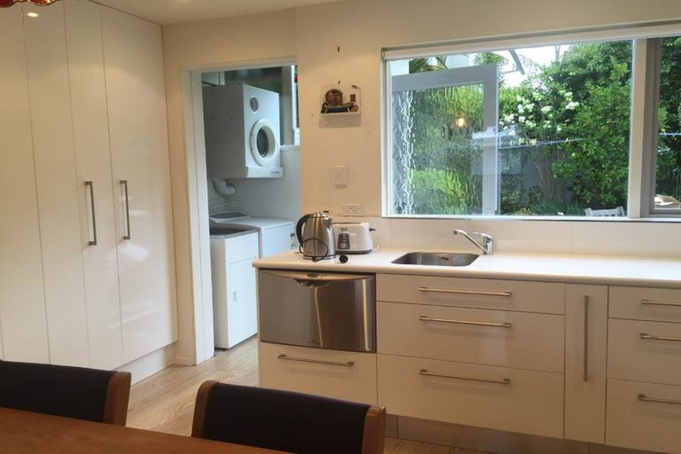 Photo of property in 10/10 Blomfield Spa, Takapuna, Auckland, 0622