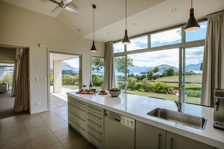 Photo of property in 19 Faulks Terrace, Wanaka, 9305