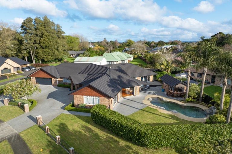Photo of property in 14 Glencairn Place, Buckland, Pukekohe, 2677