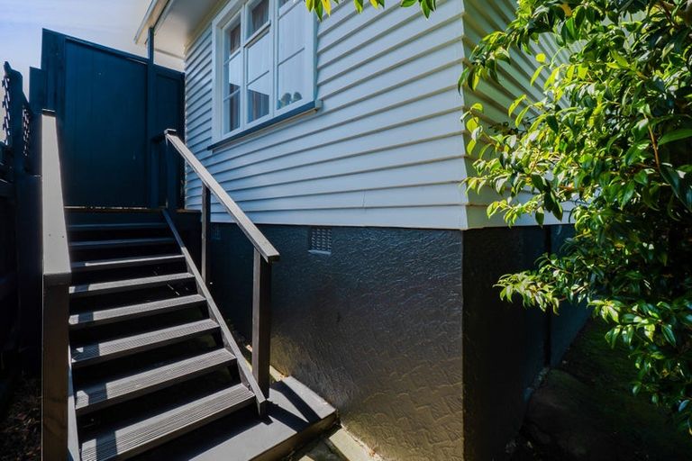 Photo of property in 226 Tukapa Street, Westown, New Plymouth, 4310