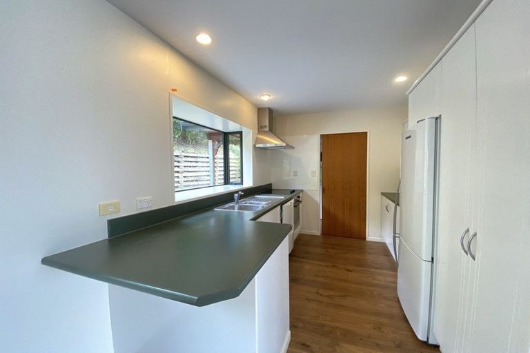 Photo of property in 127 Wynyard Crescent, Fernhill, Queenstown, 9300