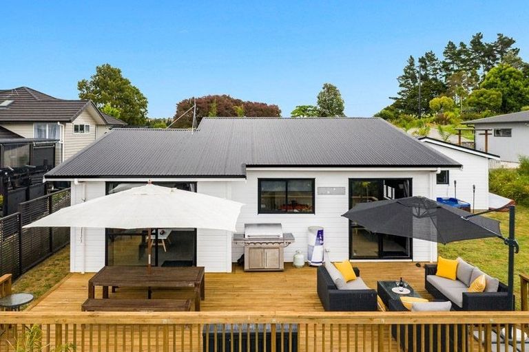 Photo of property in 64 Helenslee Road, Pokeno, 2402