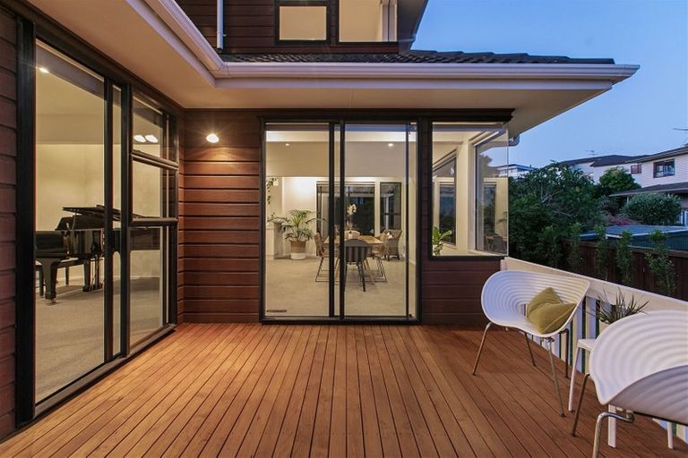 Photo of property in 2/77 East Coast Road, Castor Bay, Auckland, 0620