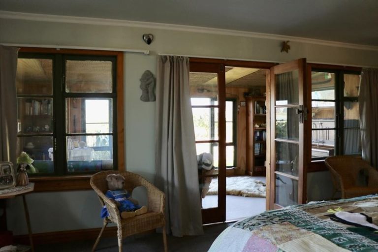 Photo of property in 15 Surat Bay Road, New Haven, Owaka, 9585