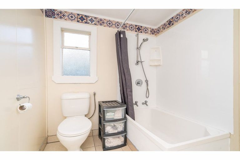 Photo of property in 51 Manapouri Street, Ravensbourne, Dunedin, 9022