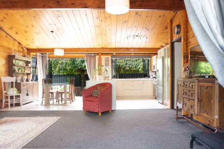 Photo of property in 15 Waitawa Place, Lynmore, Rotorua, 3010