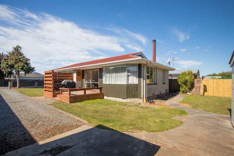 Photo of property in 9 Charnwood Crescent, Bishopdale, Christchurch, 8051