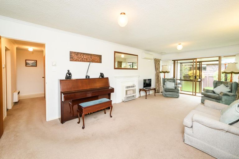 Photo of property in 4 Mcarthur Street, Terrace End, Palmerston North, 4410