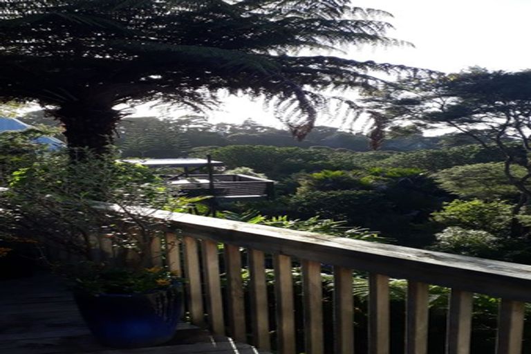 Photo of property in 666 South Titirangi Road, Titirangi, Auckland, 0604