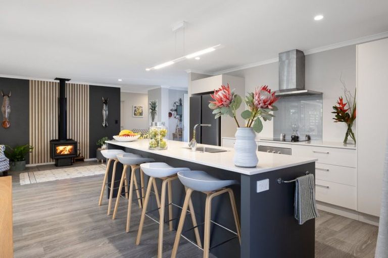 Photo of property in 124 Puhirake Crescent, Pyes Pa, Tauranga, 3112