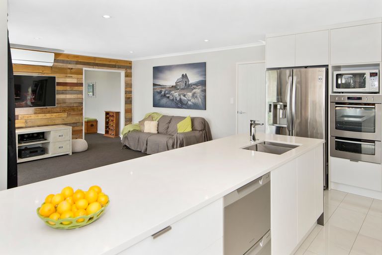 Photo of property in 18 Searle Drive, Patumahoe, Pukekohe, 2679