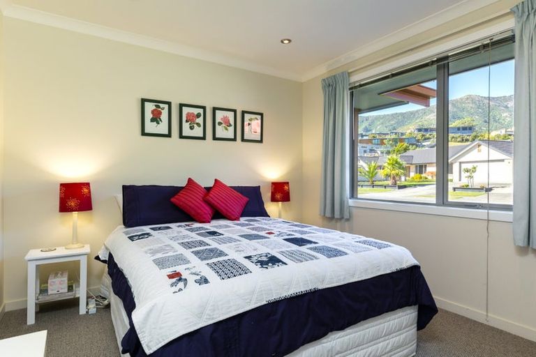 Photo of property in 6 Weka Place, Picton, 7220