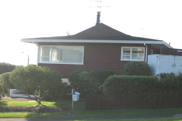 Photo of property in 2/97 Takutai Avenue, Half Moon Bay, Auckland, 2012