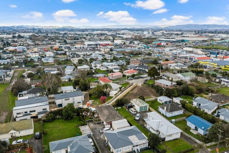 Photo of property in 11a Christmas Road, Manurewa, Auckland, 2102
