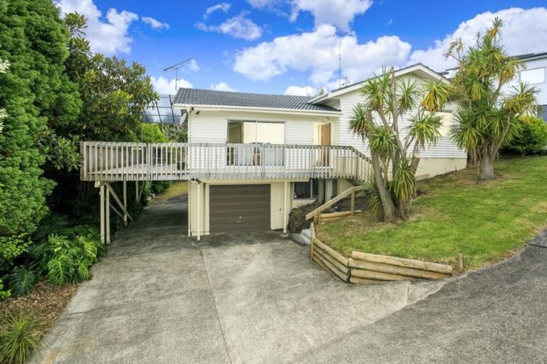 Photo of property in 1/76 Peach Road, Glenfield, Auckland, 0629