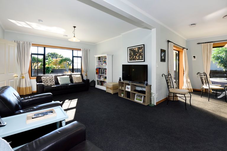 Photo of property in 15 Taupata Street, Stoke, Nelson, 7011