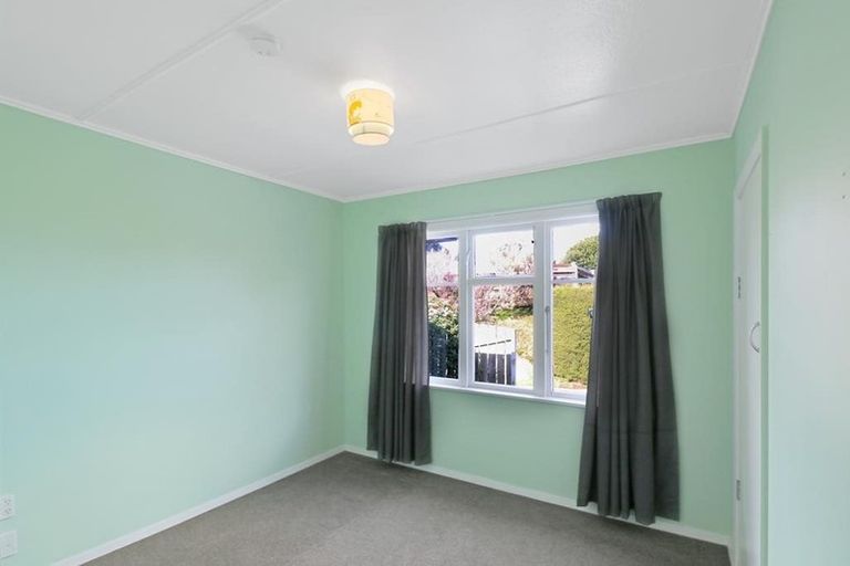 Photo of property in 93 Normandale Road, Normandale, Lower Hutt, 5010