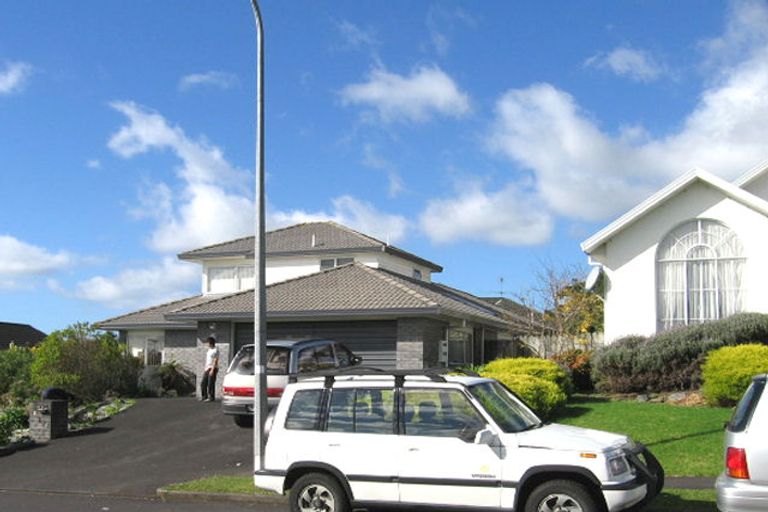 Photo of property in 102 Simmental Crescent, Somerville, Auckland, 2014