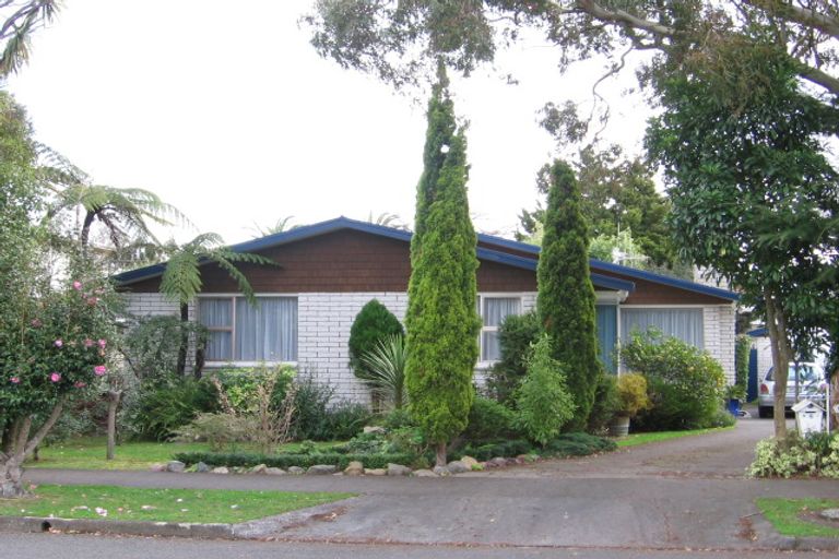 Photo of property in 15 Erin Street, Hokowhitu, Palmerston North, 4410