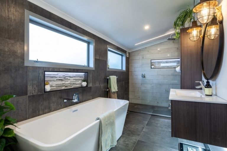 Photo of property in 7 Massey Street, Westown, New Plymouth, 4310