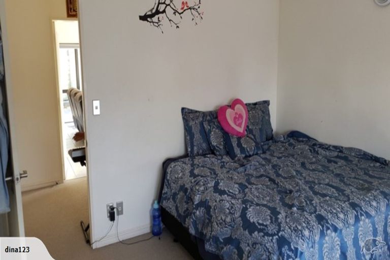 Photo of property in 6a Claverton Grove, Churton Park, Wellington, 6037