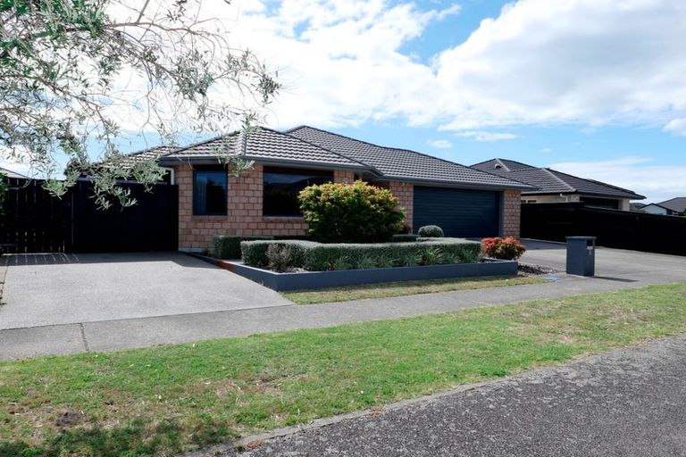 Photo of property in 6 Trusham Court, Paraparaumu, 5032