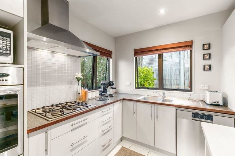 Photo of property in 11/48 Schnapper Rock Road, Schnapper Rock, Auckland, 0632