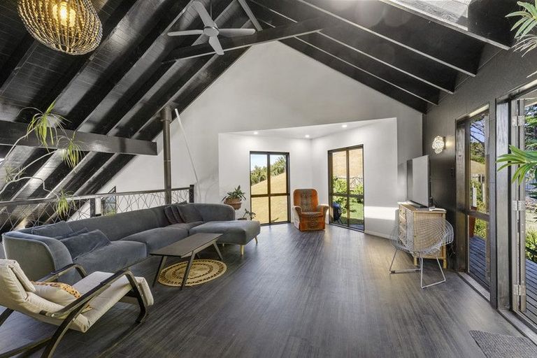 Photo of property in 95 Sweetacres Drive, Belmont, Lower Hutt, 5010