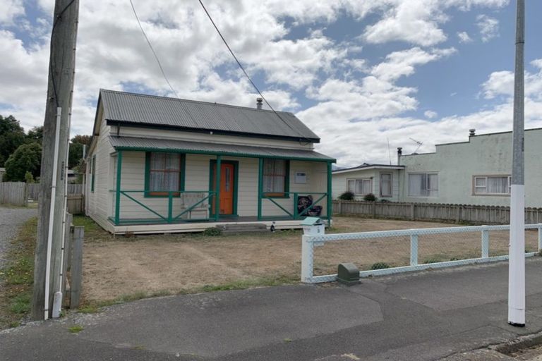 Photo of property in 3 Otanga Street, Dannevirke, 4930