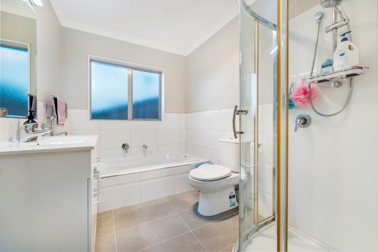 Photo of property in 20 Aditi Close, Massey, Auckland, 0614