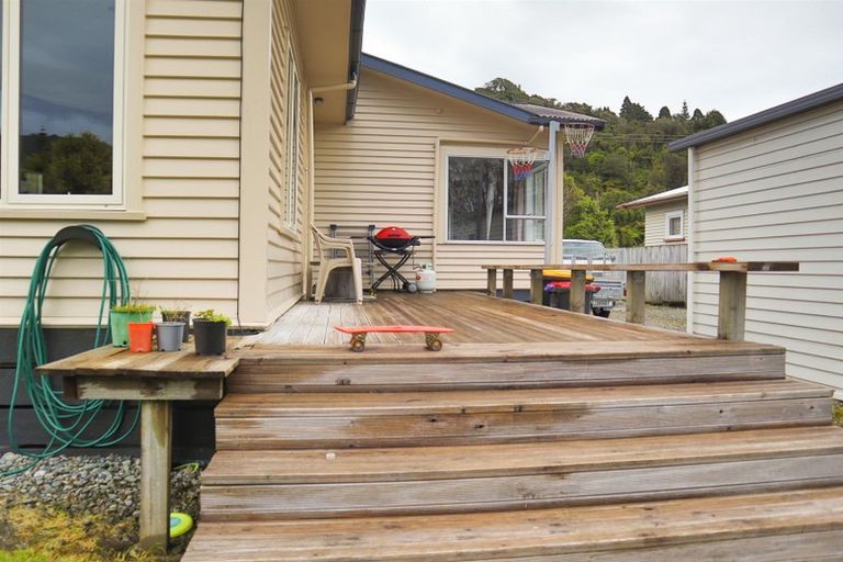 Photo of property in 95 Marlborough Street, Greymouth, 7805