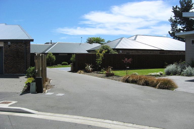 Photo of property in 25 Len Hale Place, Parklands, Christchurch, 8083