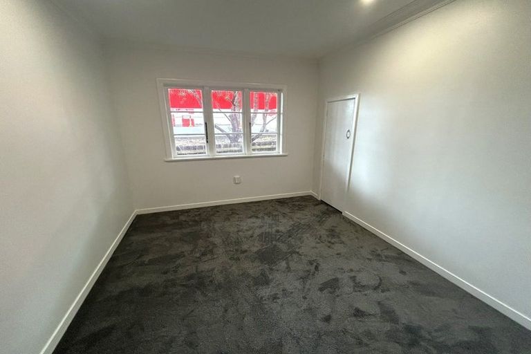 Photo of property in 1/16 Kaponga Crescent, New Lynn, Auckland, 0600